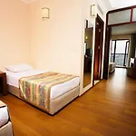 Selectum Family Comfort Side Кизилагач
