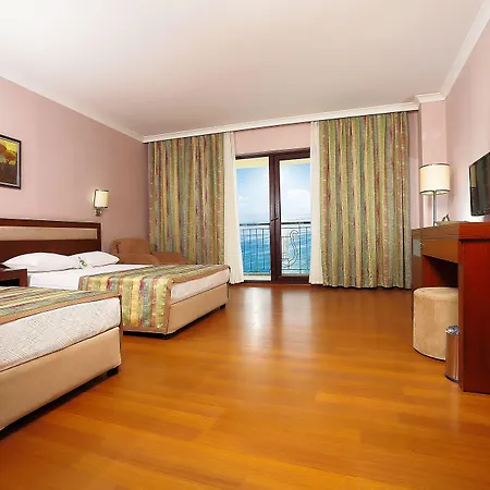 Selectum Family Comfort Side 5* Kizilagac (Manavgat)