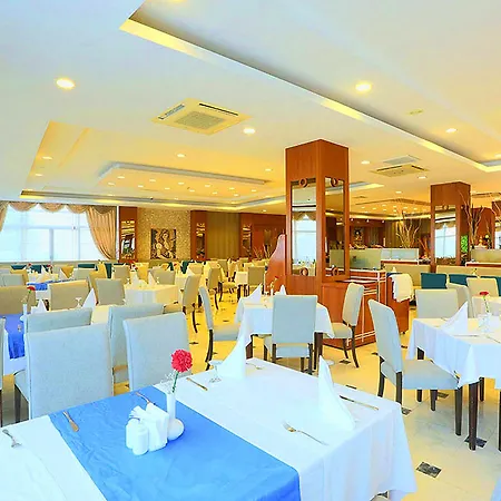 Selectum Family Comfort Side 5* Kizilagac (Manavgat)